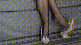 【KM摄影】4K 288 美女制服包臀裙黑丝沙发挑鞋封面图