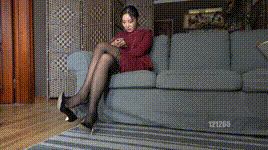 【KM摄影】4K 173 文静美女微微穿上黑丝，性感又不失妩媚